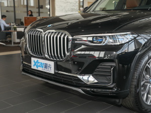 2022xDrive40i ͺAb ^