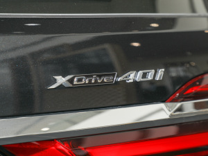 2022xDrive40i ͺAb ^