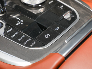 2022xDrive40i ͺAb v܇Ƅ