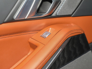 2022xDrive40i ͺAb ܇ƅ^(q)