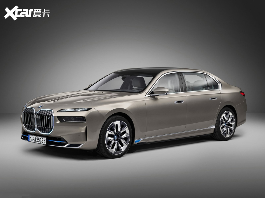 2023Ri7 xDrive60L M\b