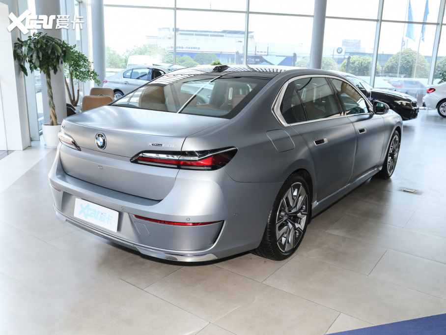 2023Ri7 xDrive60L Ab