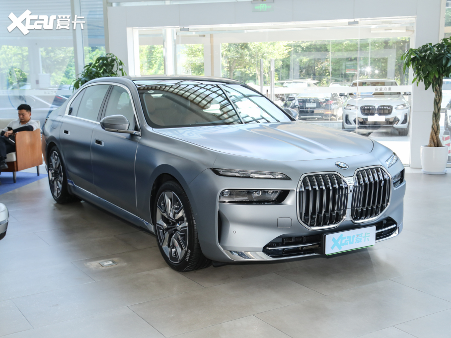 2023Ri7 xDrive60L Ab