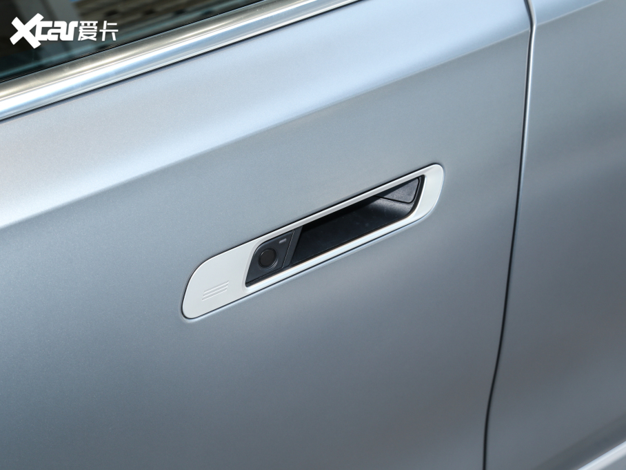 2023Ri7 xDrive60L Ab