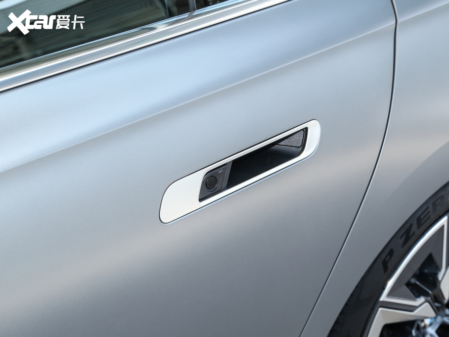 2023Ri7 xDrive60L Ab