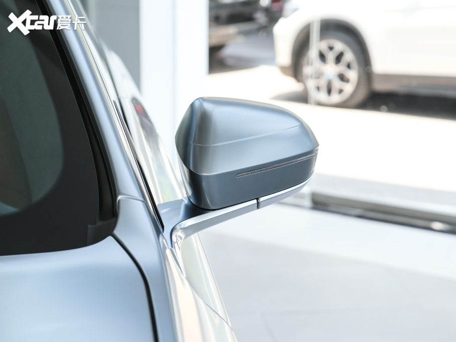 2023Ri7 xDrive60L Ab