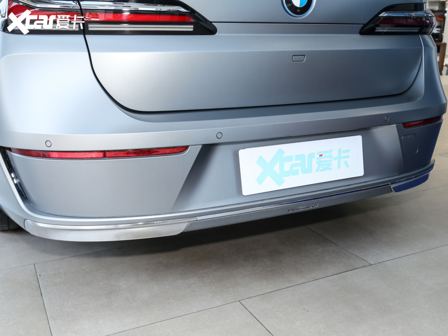 2023Ri7 xDrive60L Ab