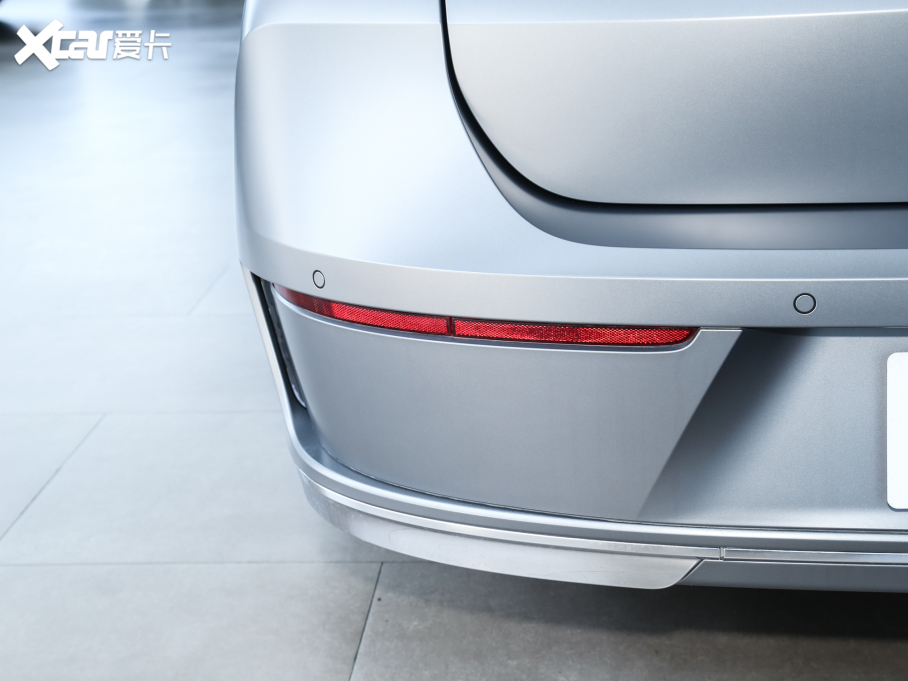 2023Ri7 xDrive60L Ab