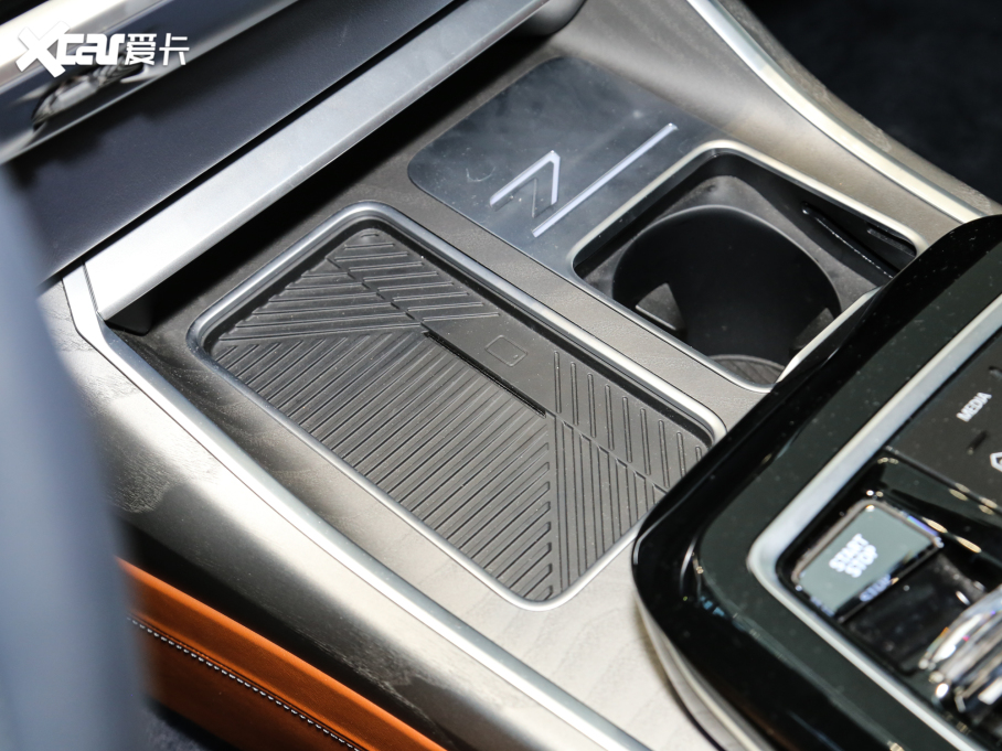 2023Ri7 xDrive60L Ab