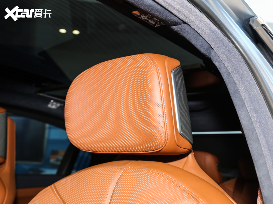 2023Ri7 xDrive60L Ab