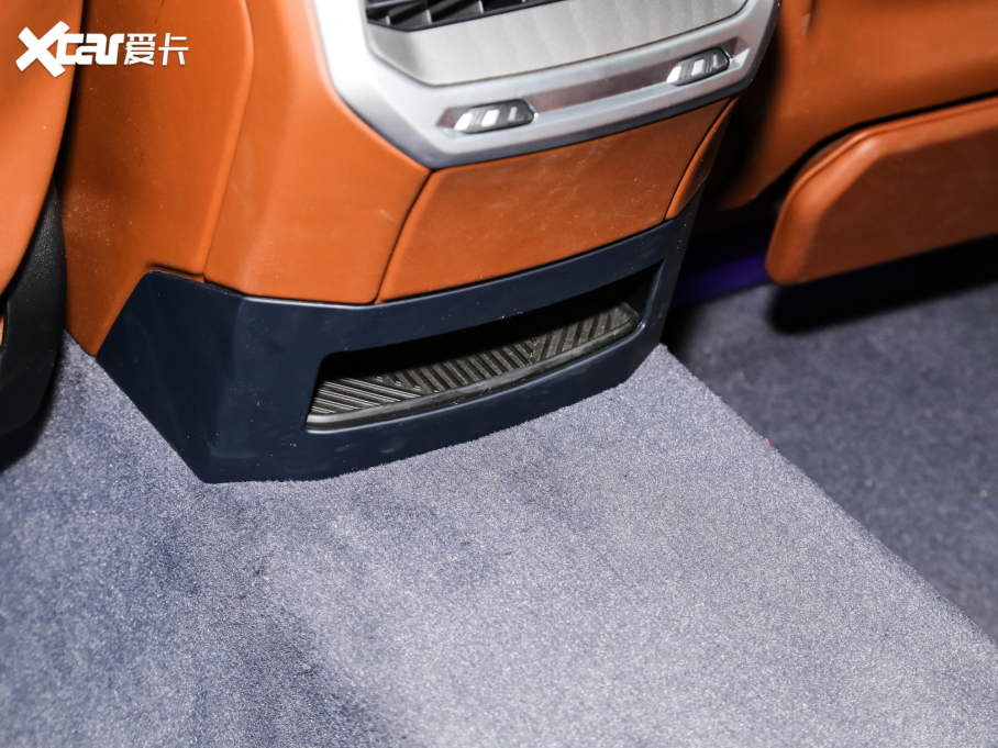 2023Ri7 xDrive60L Ab