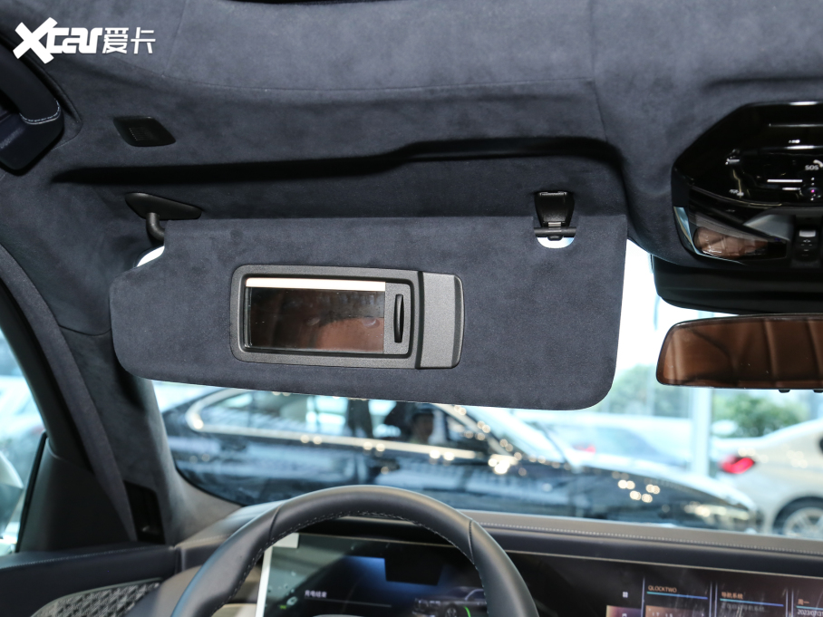 2023Ri7 xDrive60L Ab