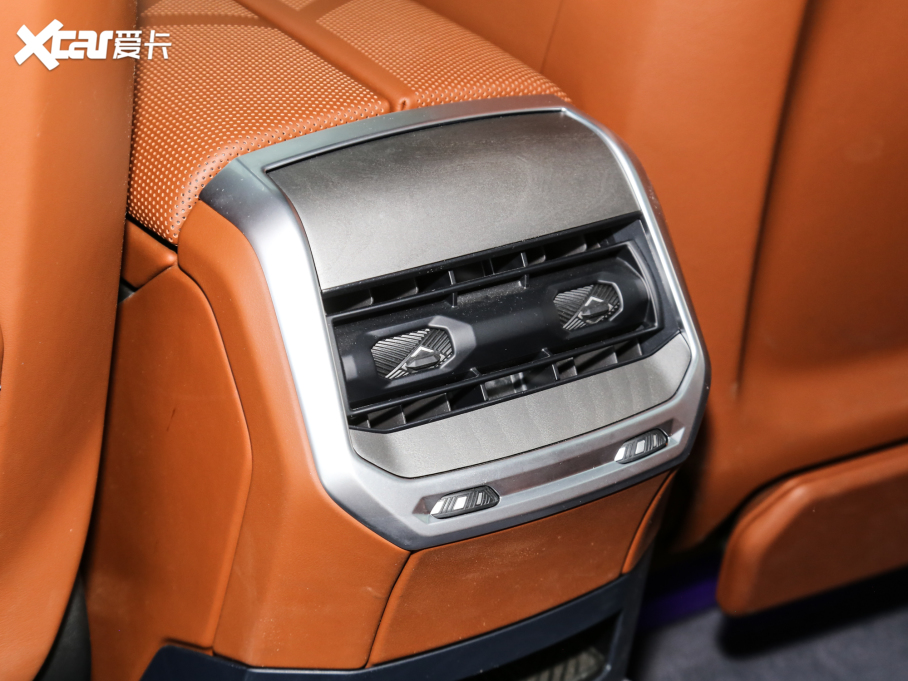 2023Ri7 xDrive60L Ab