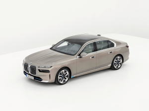2023款xDrive60L M运动套装 整体外观
