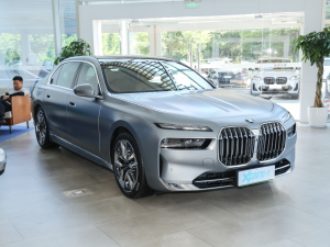 2023款xDrive60L 豪华套装 右前45度