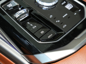 2023款xDrive60L 豪华套装 驻车制动器
