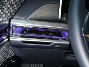 2023xDrive60L Ab п؅^