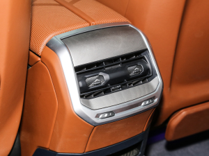 2023xDrive60L Ab п؅^