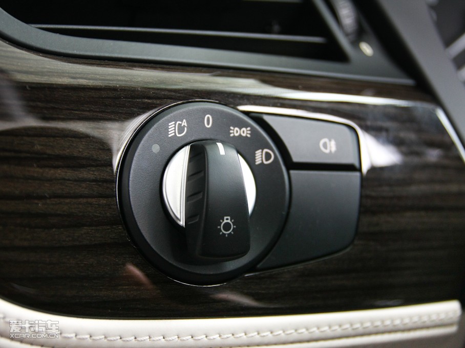 2009RZ4 sDrive30i hа