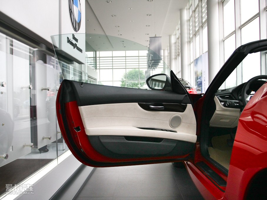 2009RZ4 sDrive30i hа