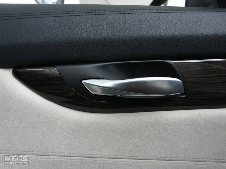 2009RZ4 sDrive30i hа