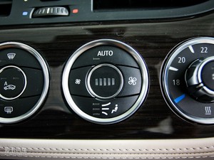 2009sDrive30i hа п؅^(q)