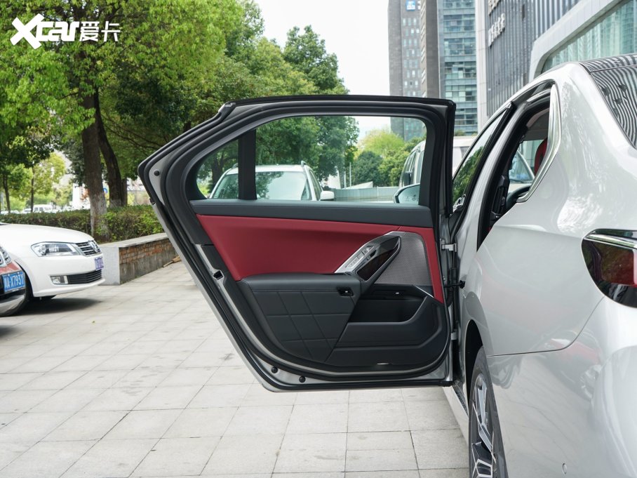 2023R7ϵ 735Li Ab