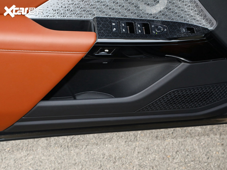 2023R7ϵ 740Li  Ab