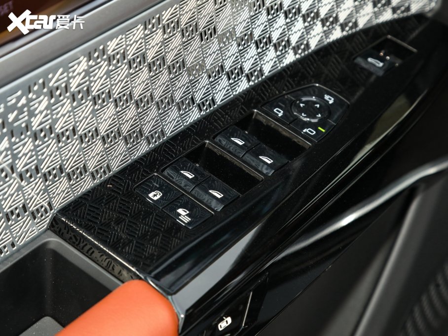 2023R7ϵ 740Li  Ab