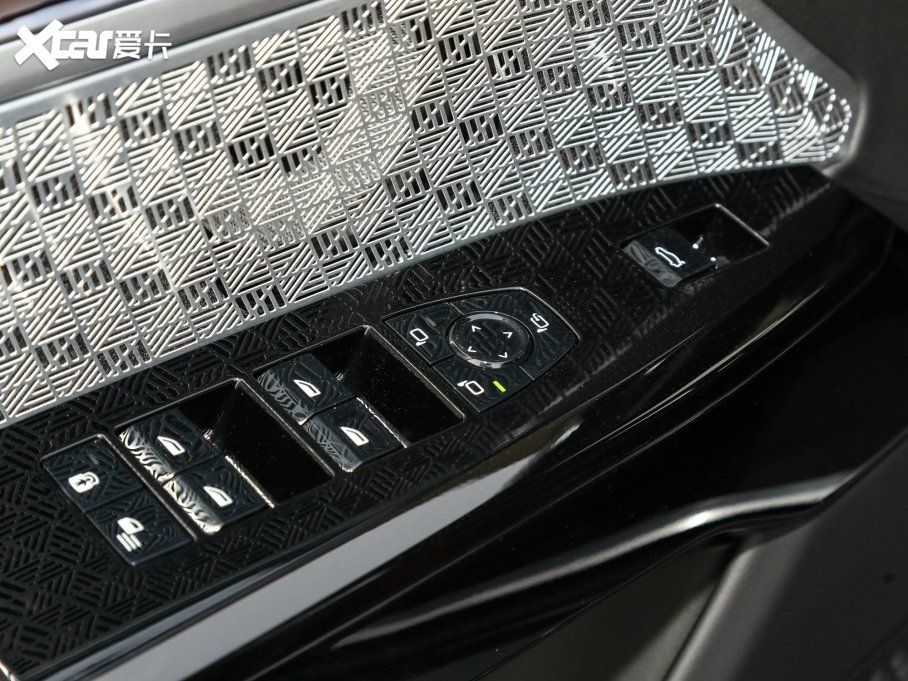 2023R7ϵ 740Li  Ab