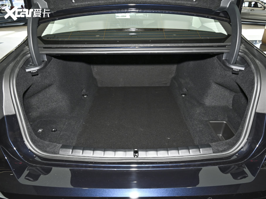 2023R7ϵ 735Li M\b