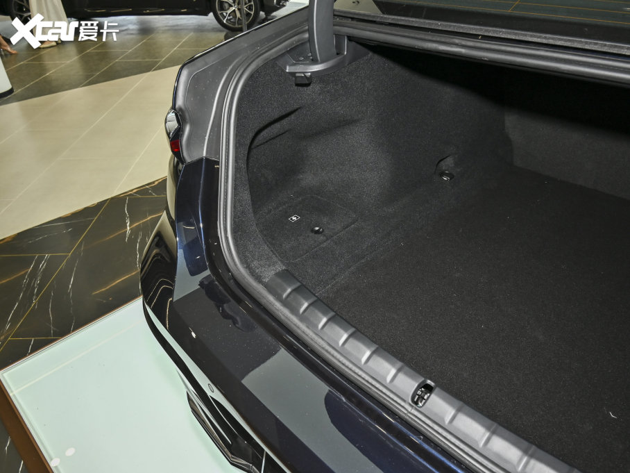 2023R7ϵ 735Li M\b