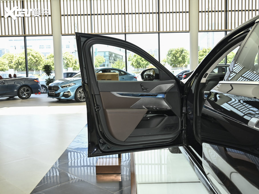 2023R7ϵ 735Li M\b