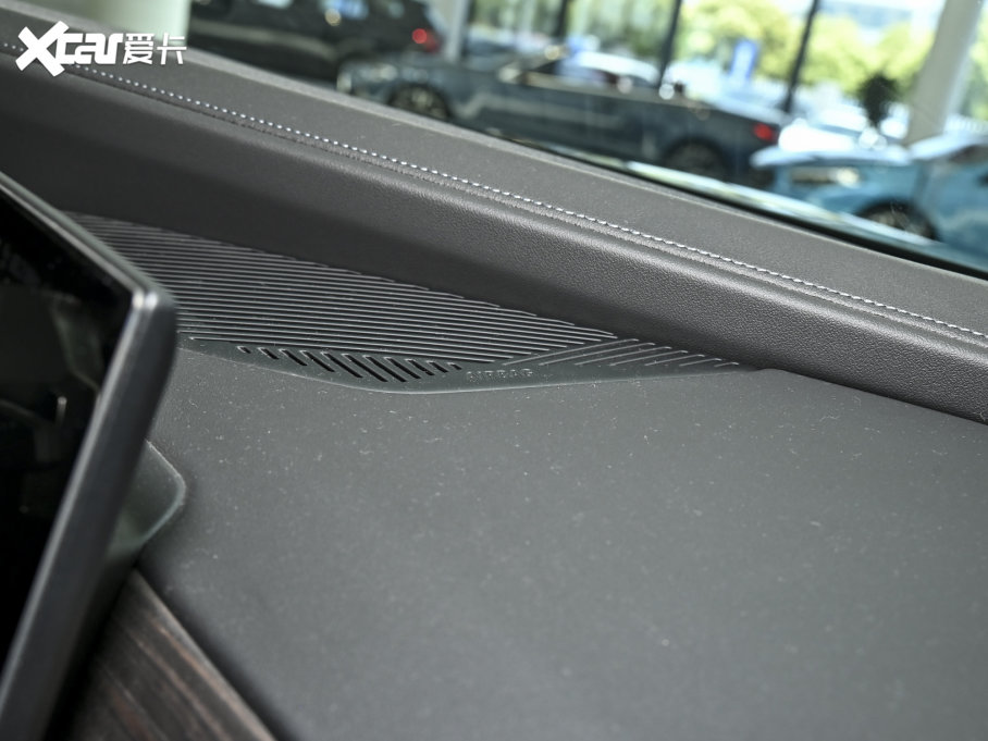 2023R7ϵ 735Li M\b