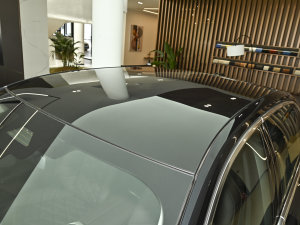 2023款735Li M运动套装 车顶