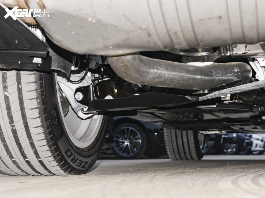 2023RX7 xDrive40i IͺAb