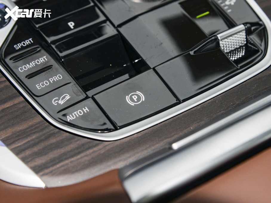 2023RX7 xDrive40i IͺAb