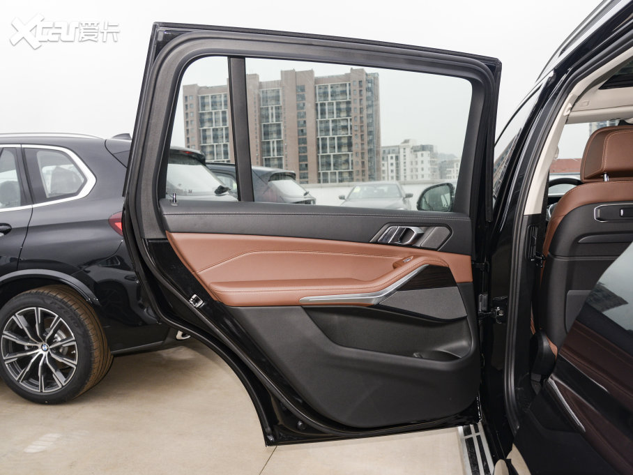 2023RX7 xDrive40i IͺAb