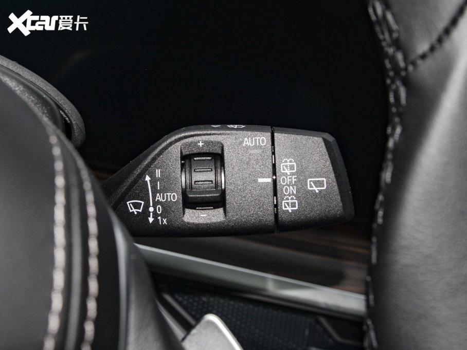 2023RX7 xDrive40i IͺAb