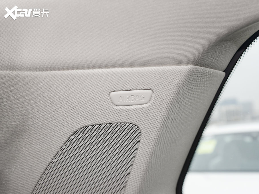 2023RX7 xDrive40i IͺAb