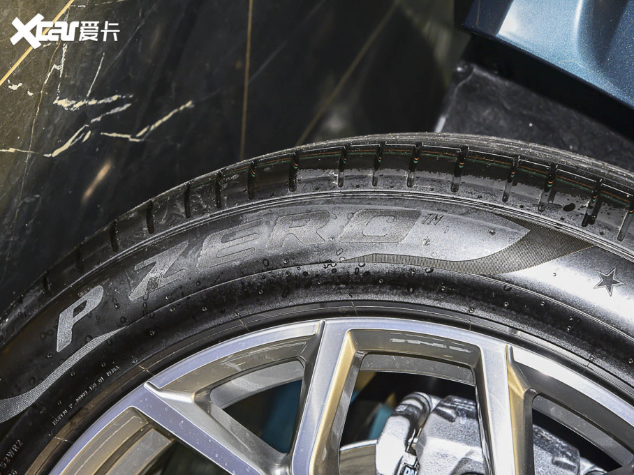 2023RX7 xDrive40i ͺAb