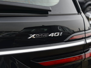 2023xDrive40i IͺAb ^