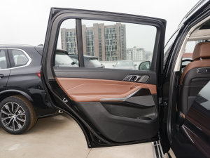 2023xDrive40i IͺAb ܇T