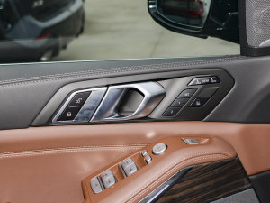 2023xDrive40i IͺAb п؅^