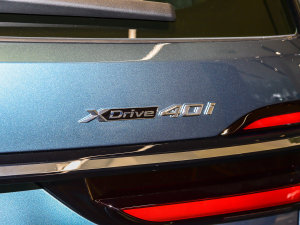 2023xDrive40i ͺAb ^