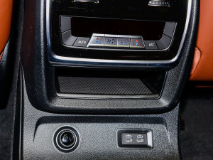 2023xDrive40i ͺAb g