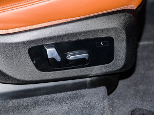 2023xDrive40i ͺAb g