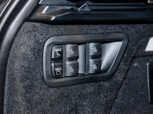 2023xDrive40i ͺAb g