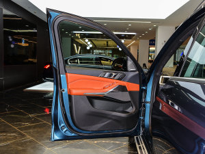 2023xDrive40i ͺAb {λ܇T