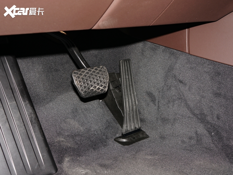 2022��R7ϵ 740Li ������ ���A���b